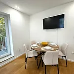 Apartament Ma - Urban Center - Private Parking 2-4p